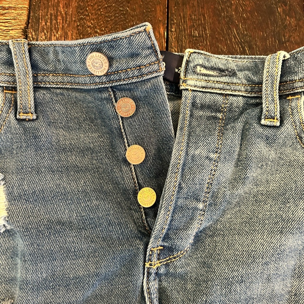 Hollister High-Rise Mom Short Vintage Stretch Denim Shorts - 3in - Picture 2 of 9